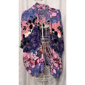 Beautiful Victoria's Secret One Size Cover Up Kimono￼Multiple Use Sleep Wear Top